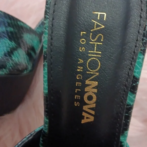 ALMOST!! BRAND NEW FASHION NOVA FAUX CROC MULES-6.5 - Picture 7 of 8